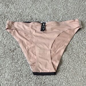 NWOT undiz three pack Panties